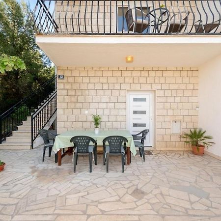 Ferienwohnung In Arbanija Mit Meerblick, Balkon, Klimaanlage, W-Lan 5137-1 Trogir Exterior photo